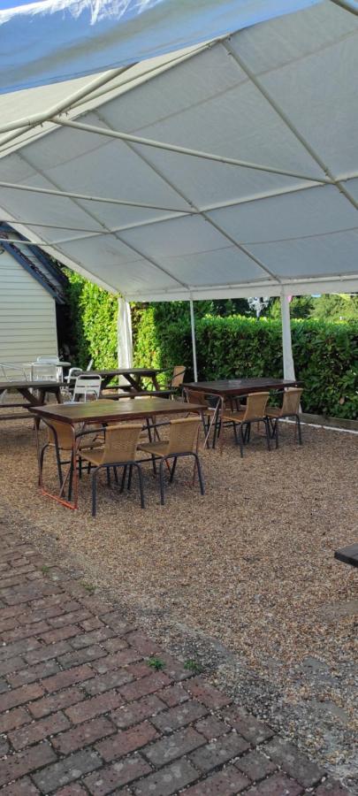 Apartmán Garden Flat At The Infamous Piltdown Man Pub Fletching Exteriér fotografie